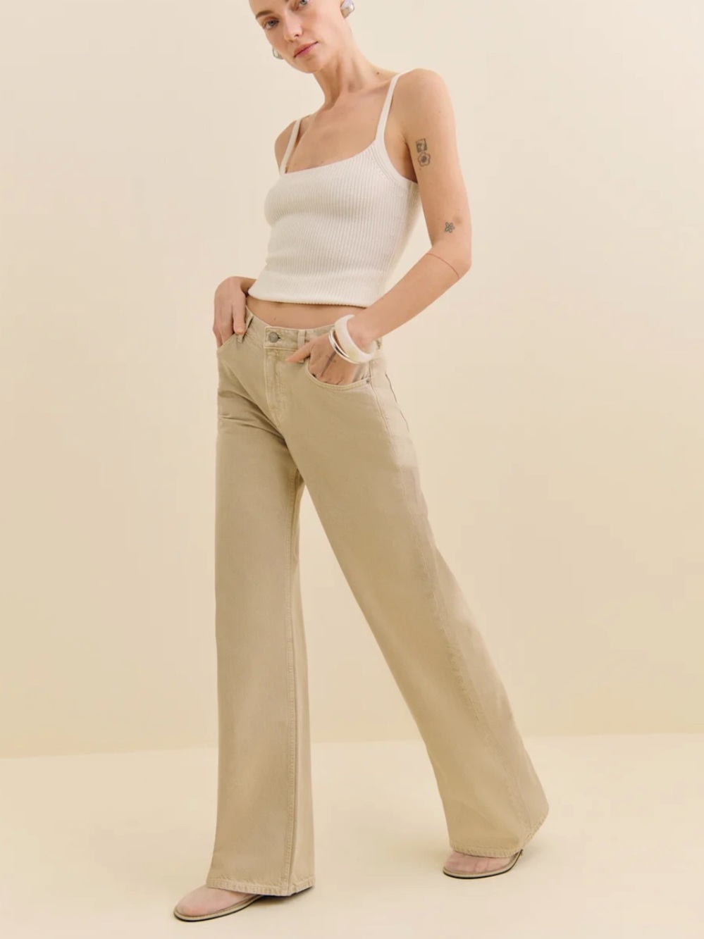 Reformation Cary Slouchy Wide Leg Jeans Ivory - Size 28